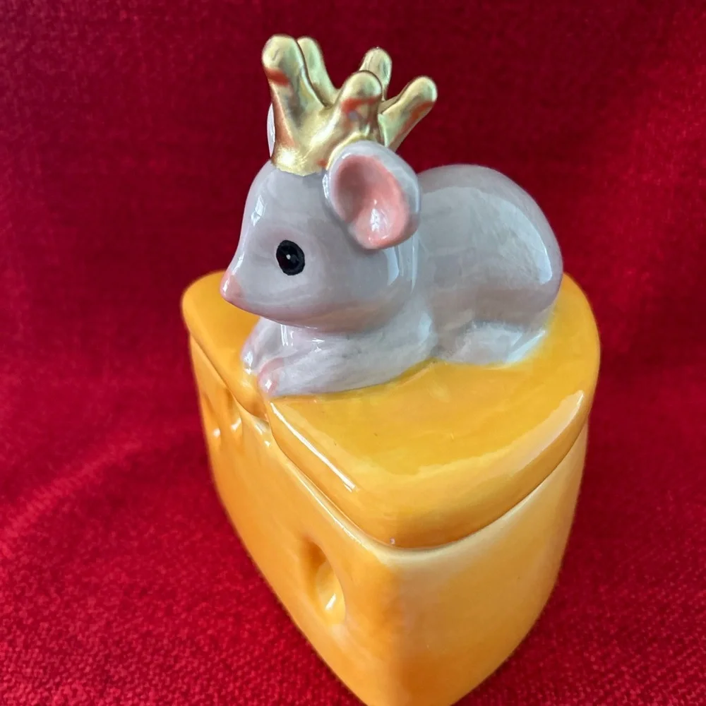 Cat lovers. Great jar for cats treats